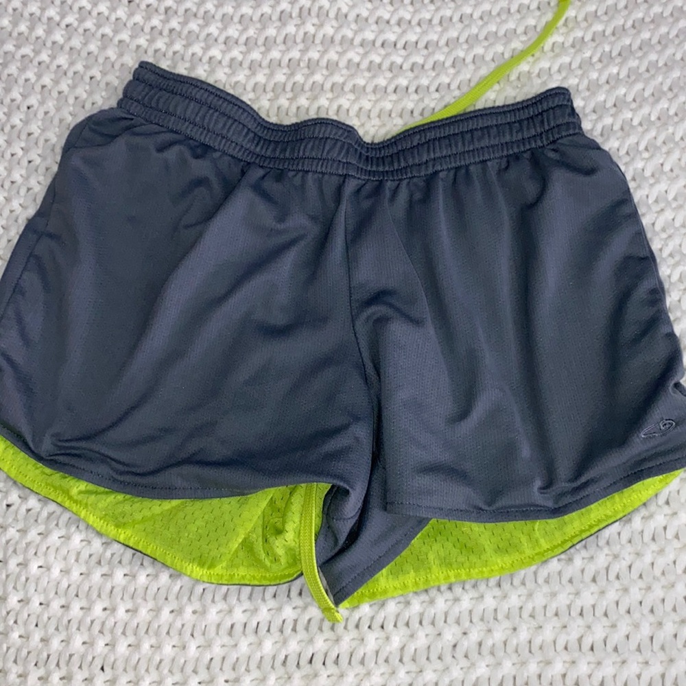 Reversible athletic shorts